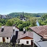 Bolyarski Izgrev - Panoramic View Old Town Veliko Tárnovo