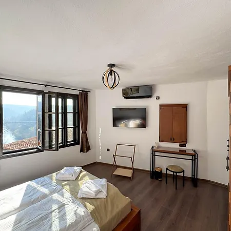 Appartamento Bolyarski Izgrev - Panoramic View Old Town Veliko Tărnovo