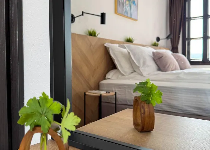 Bolyarski Izgrev - Panoramic View Old Town Велико-Тырново